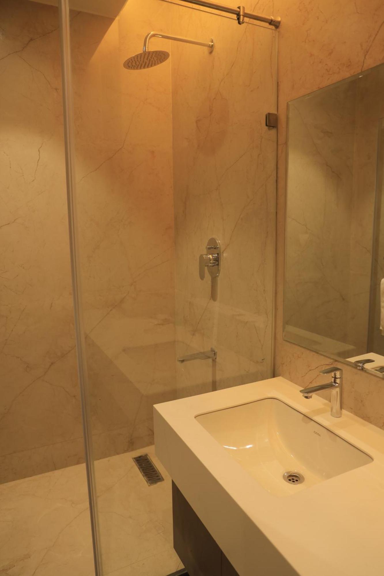 Vantara Suites Vellore Εξωτερικό φωτογραφία
