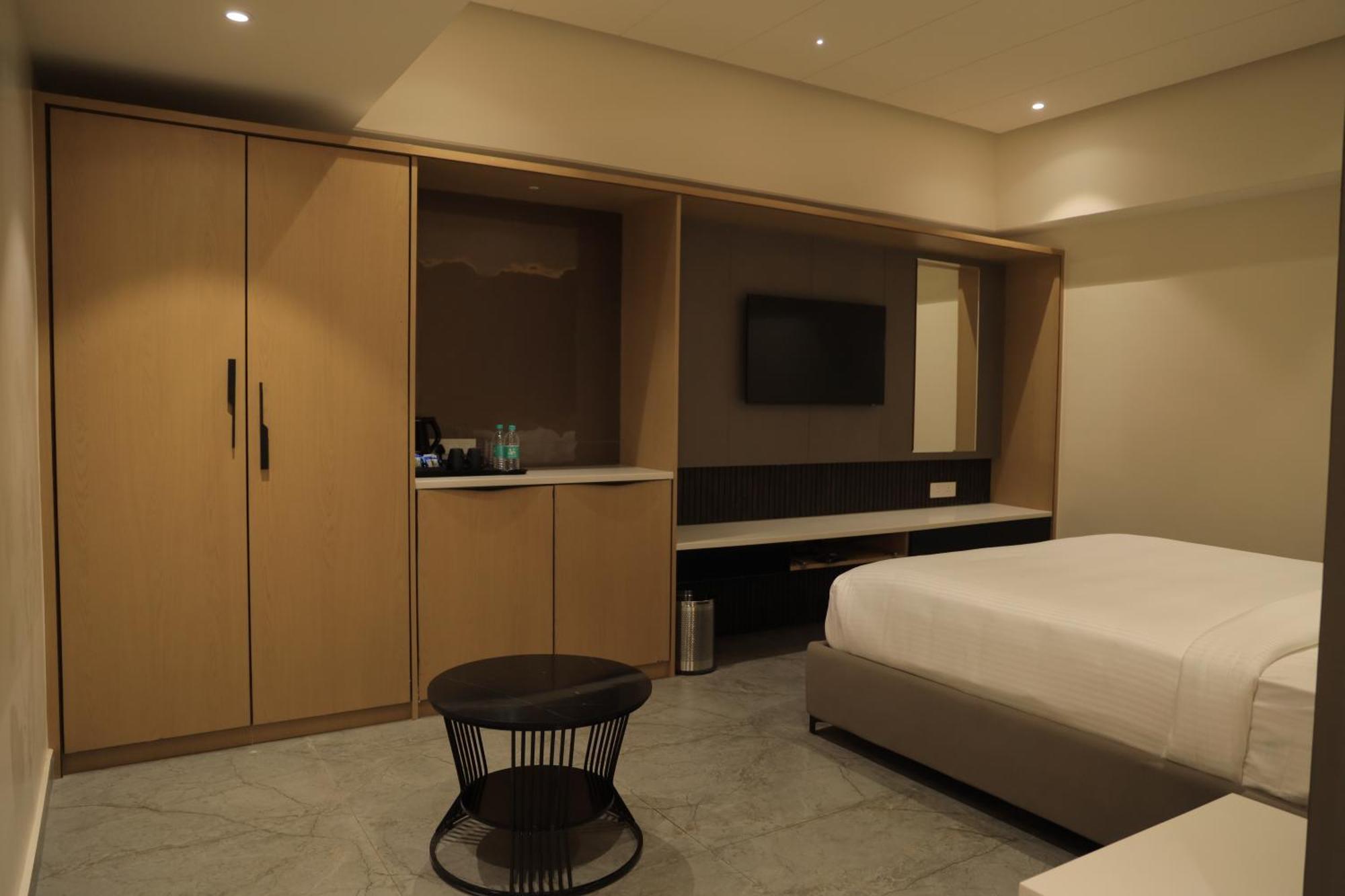 Vantara Suites Vellore Εξωτερικό φωτογραφία