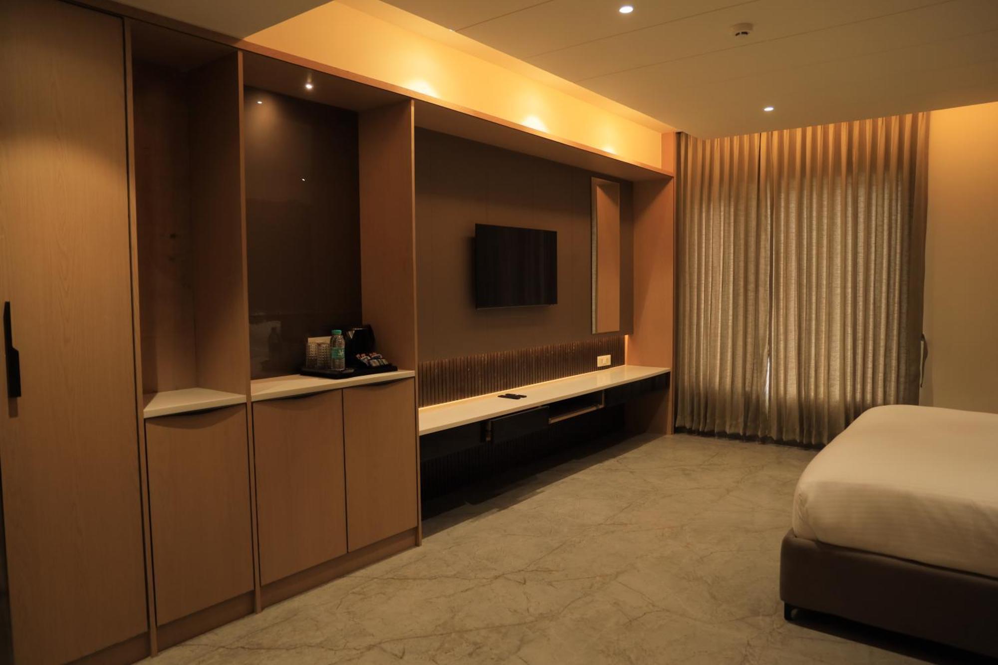 Vantara Suites Vellore Εξωτερικό φωτογραφία