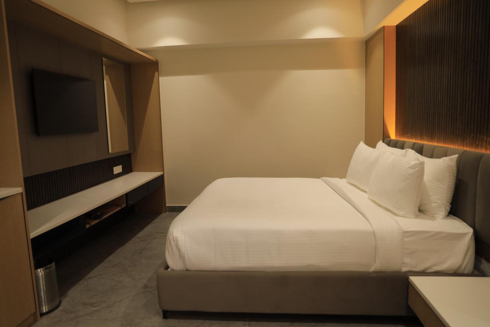 Vantara Suites Vellore Εξωτερικό φωτογραφία